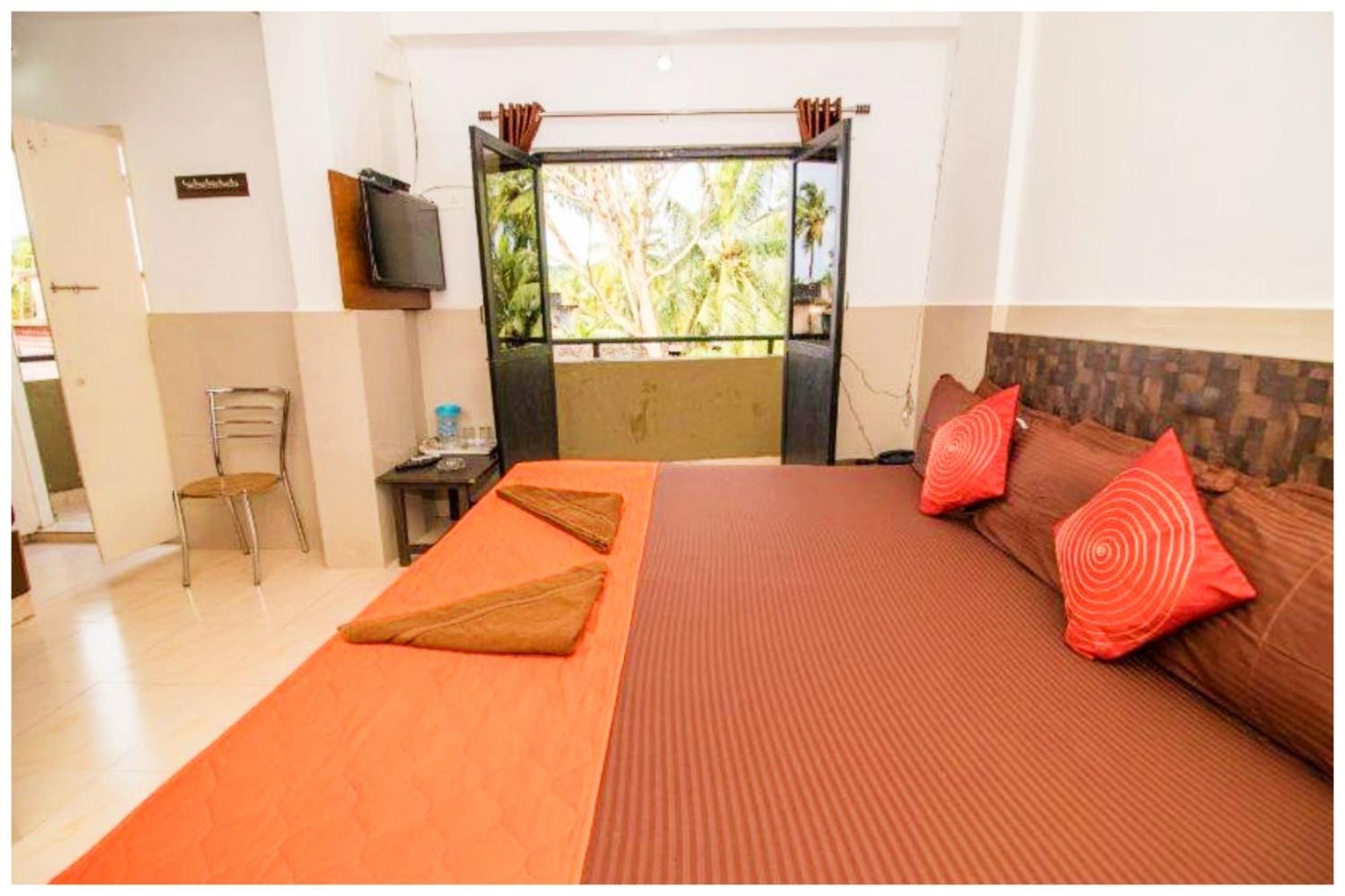 Hotel Premium Travellers # Inn Near Temple - Fully Air Conditioning Hotel - Hygiene And Spacious Room - A Top Rated Luxuary Hotel Merces Esterno foto