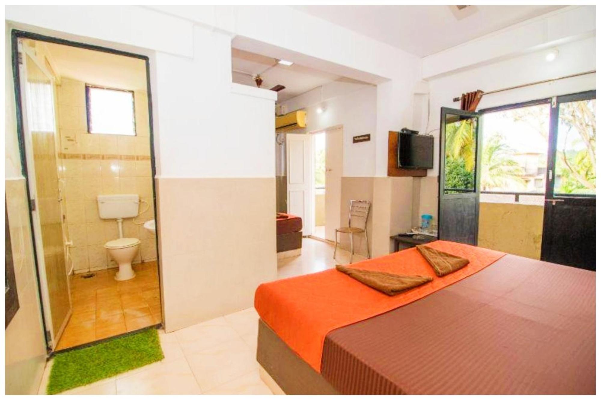 Hotel Premium Travellers # Inn Near Temple - Fully Air Conditioning Hotel - Hygiene And Spacious Room - A Top Rated Luxuary Hotel Merces Esterno foto