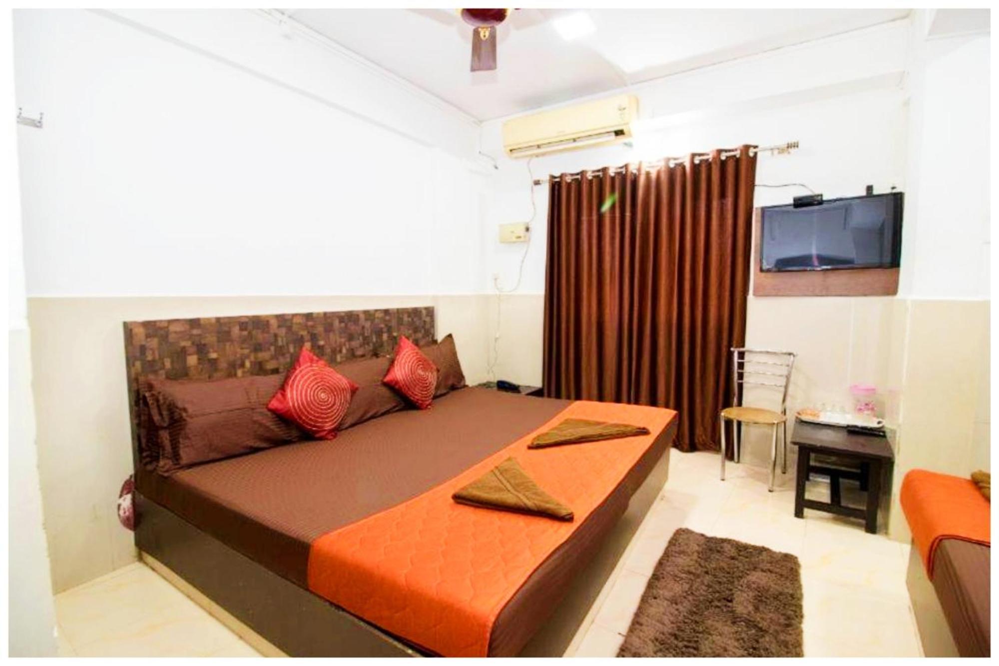 Hotel Premium Travellers # Inn Near Temple - Fully Air Conditioning Hotel - Hygiene And Spacious Room - A Top Rated Luxuary Hotel Merces Esterno foto